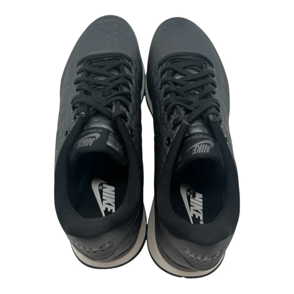 Nike internationalist jacquard